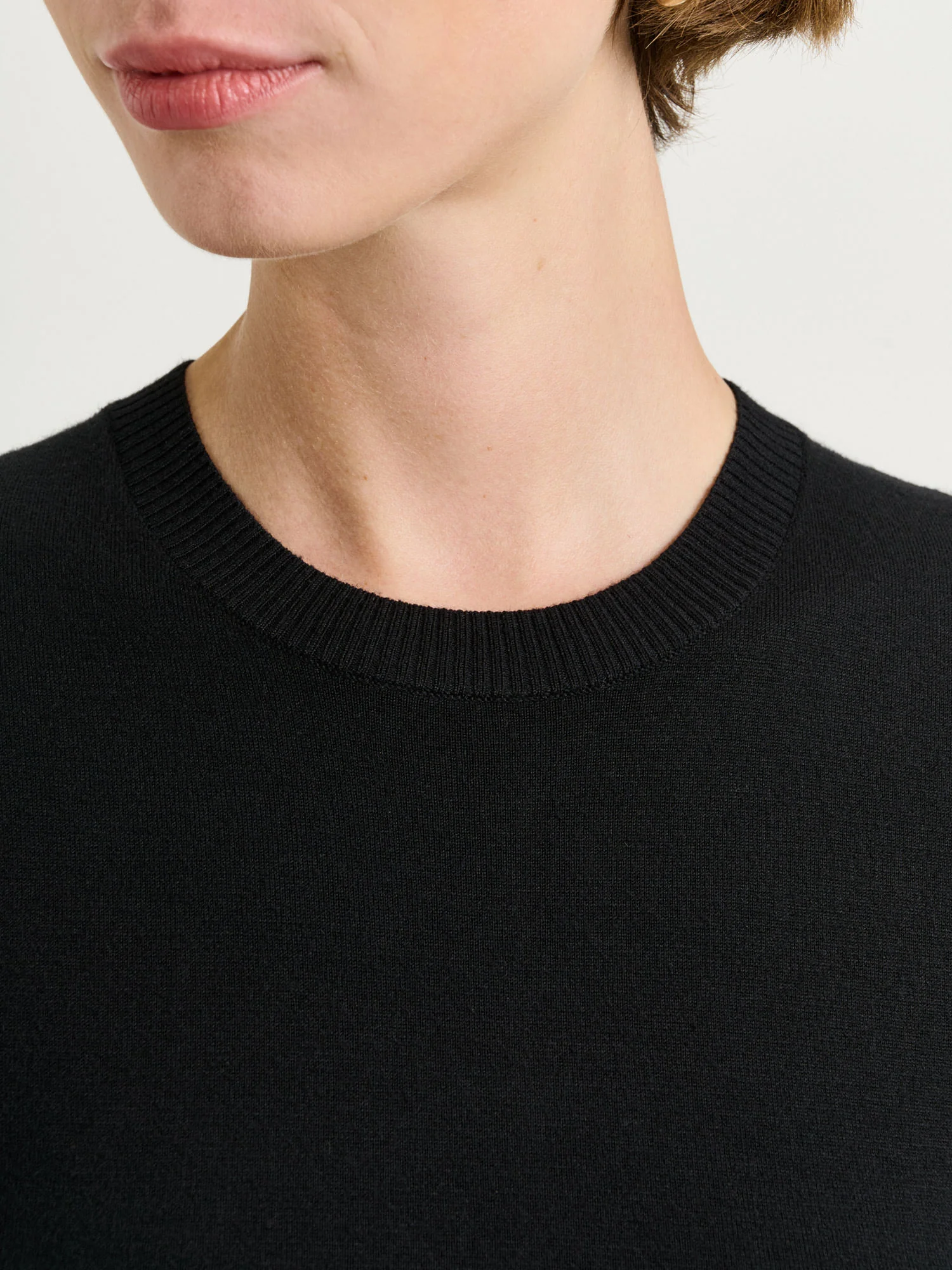 BLACK ELBOW SLEEVE ROUND NECK KNIT - Image 3