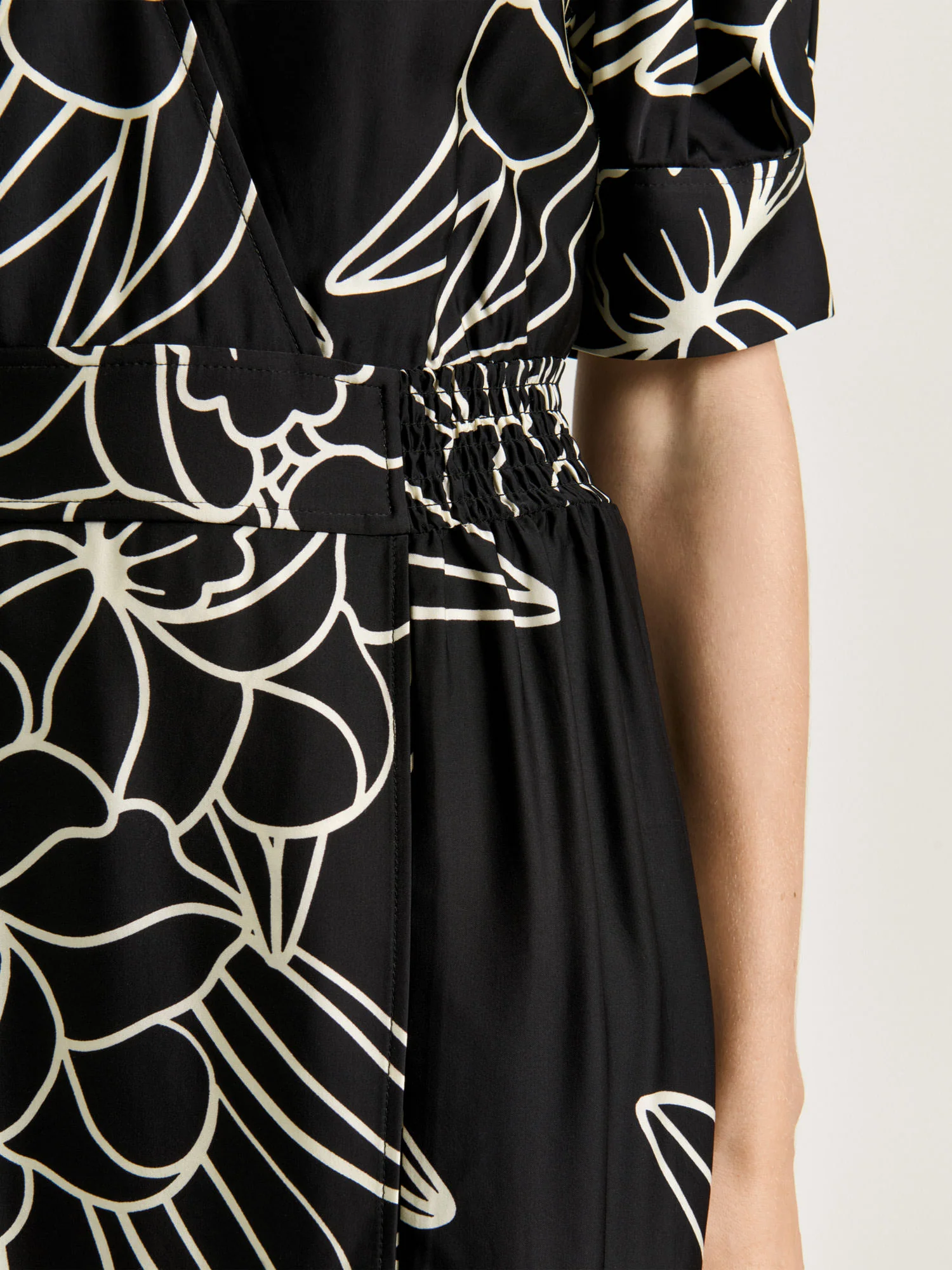 BLACK ORCHID BORDER PRINT SHIRT DRESS - Image 3