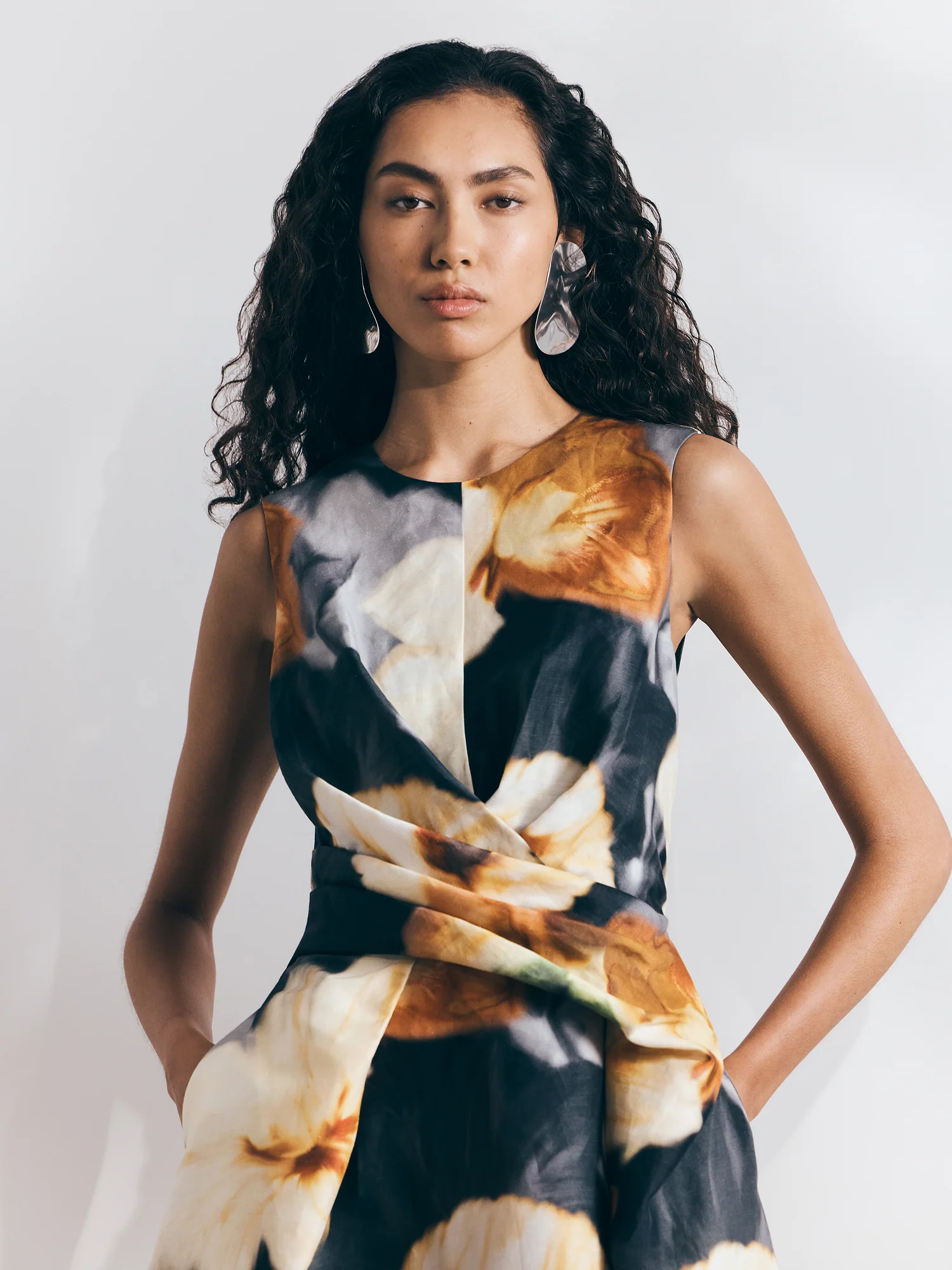 BOTANICAL FLORAL DRAPED MIDI DRESS - Image 6