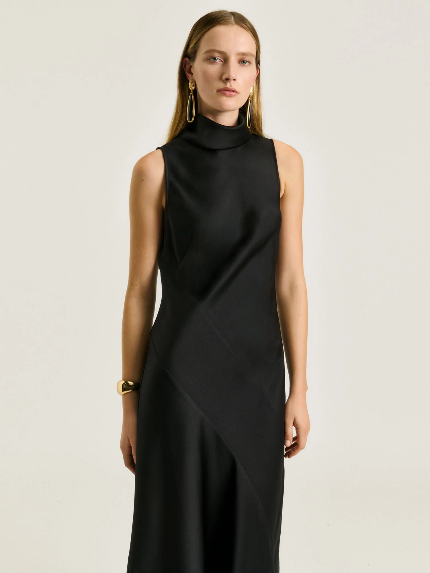 CREPE BACK SATIN HALTER MAXI DRESS - Image 8