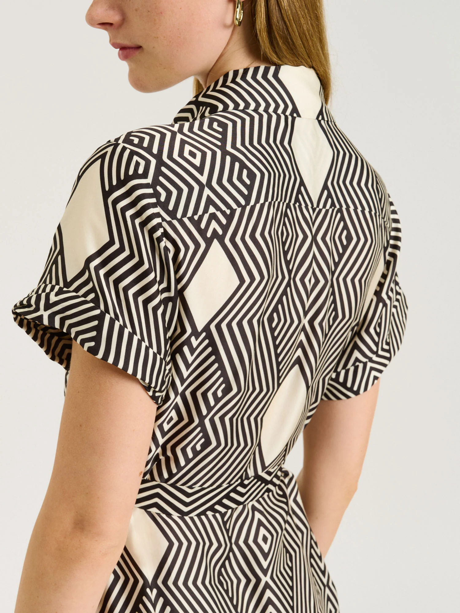 GEO TILE BORDER SHIRTDRESS - Image 4