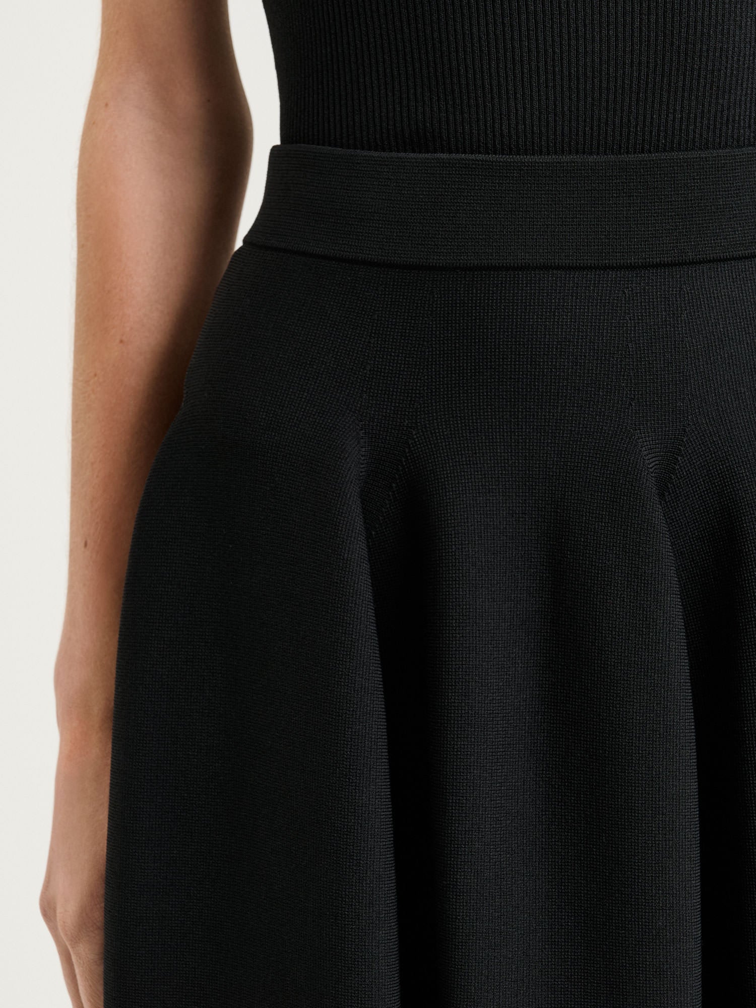 MILANO BELL KNIT SKIRT - Image 3
