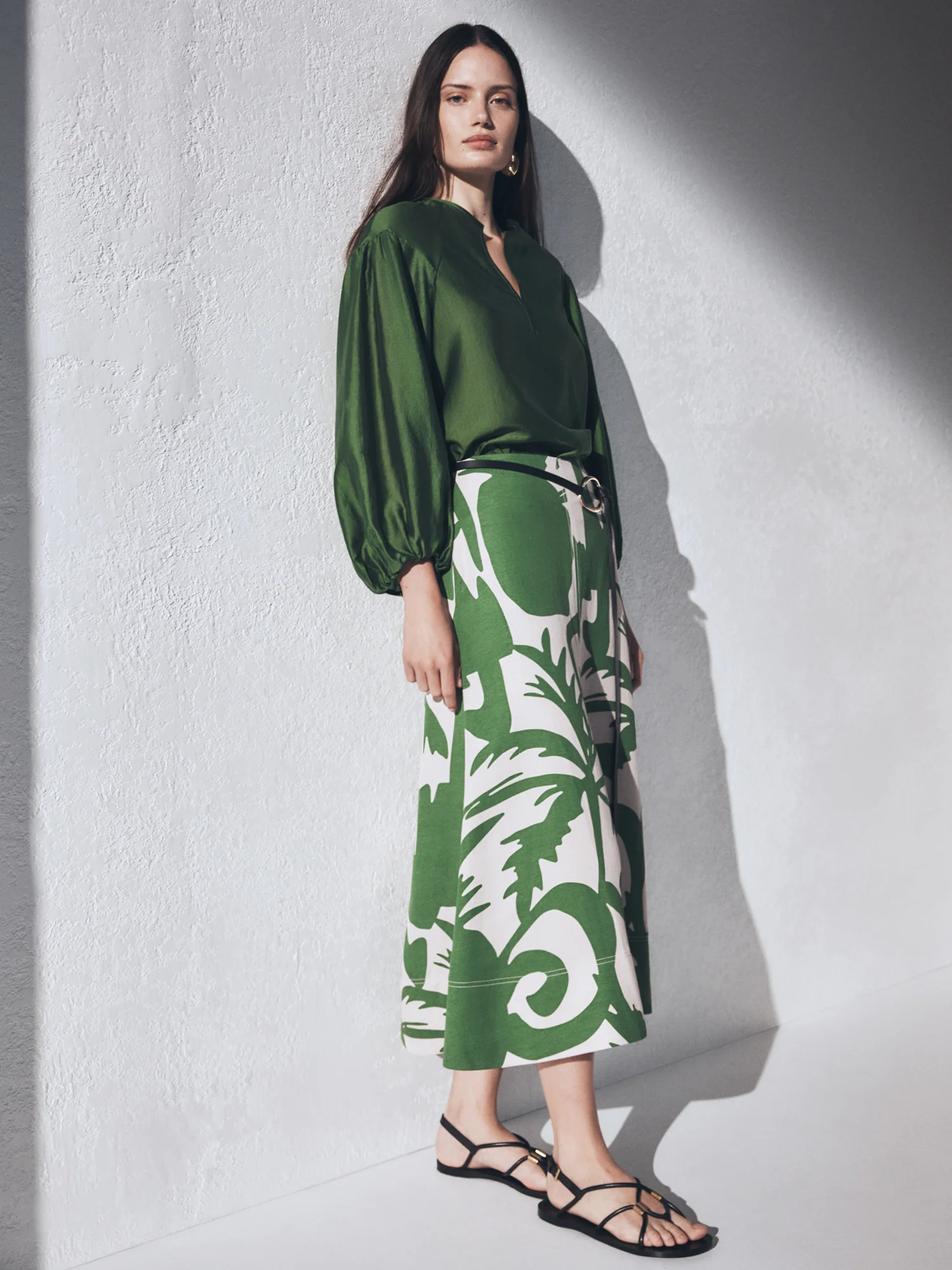 TROPICAL SHADOW VISCOSE LINEN MIDI SKIRT - Image 6